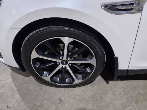 2016 Ford Taurus SEL