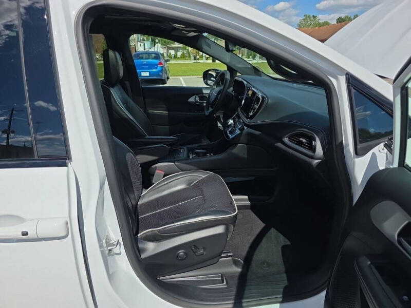 2025 Chrysler Pacifica Limited