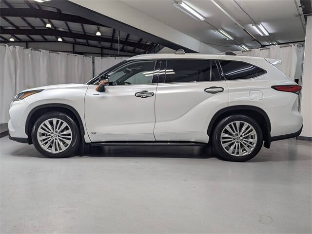 2023 Toyota Highlander Platinum
