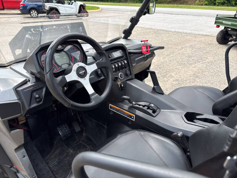 2017 Can-Am Commander XT