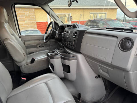 2009 Ford E-Series E-350 SD XLT