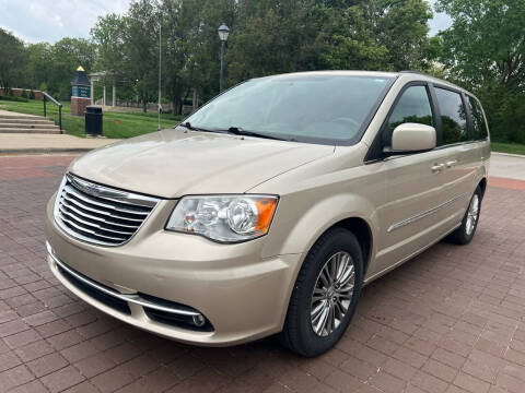 2013 Chrysler Town and Country for sale at Carmel Auto in Carmel IN