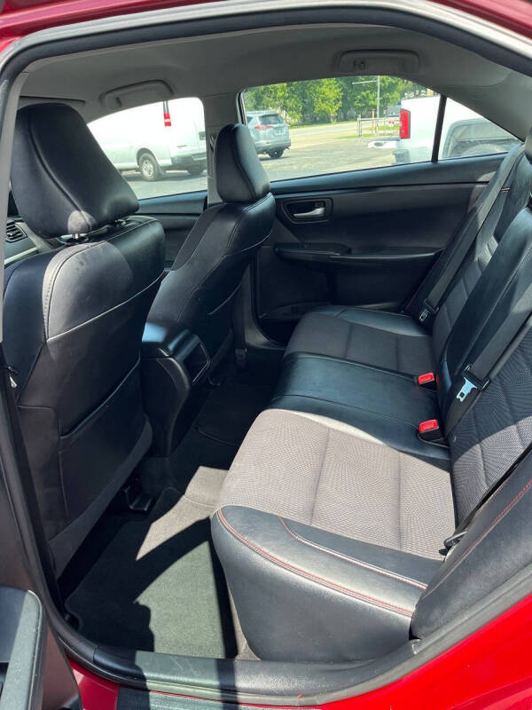 2017 Toyota Camry SE
