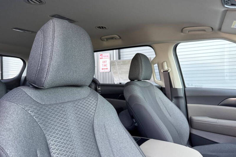 2026 Kia Carnival LX