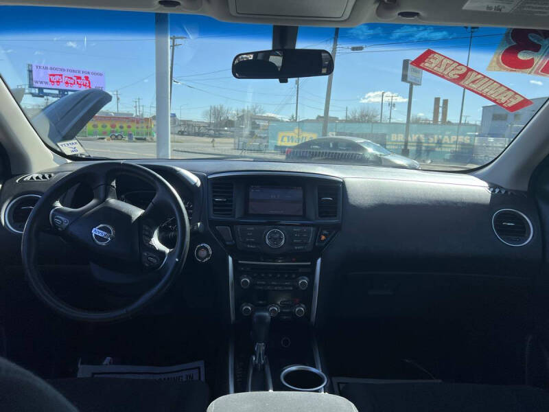 2013 Nissan Pathfinder SV