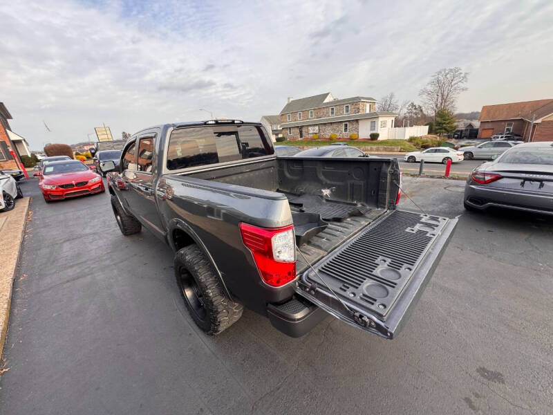 2017 Nissan Titan PRO-4X