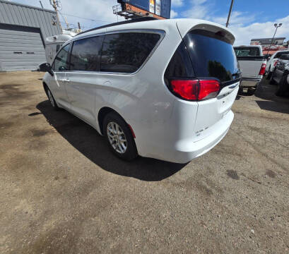 2020 Chrysler Voyager LXi