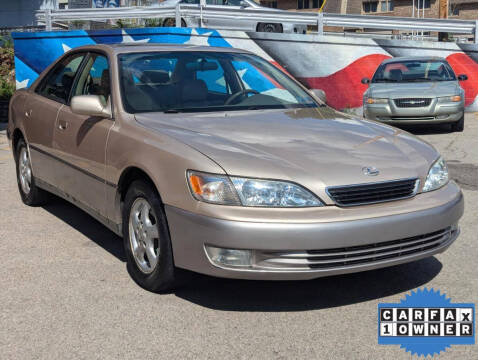 1998 Lexus ES 300 for sale at Seibel's Auto Warehouse in Freeport PA