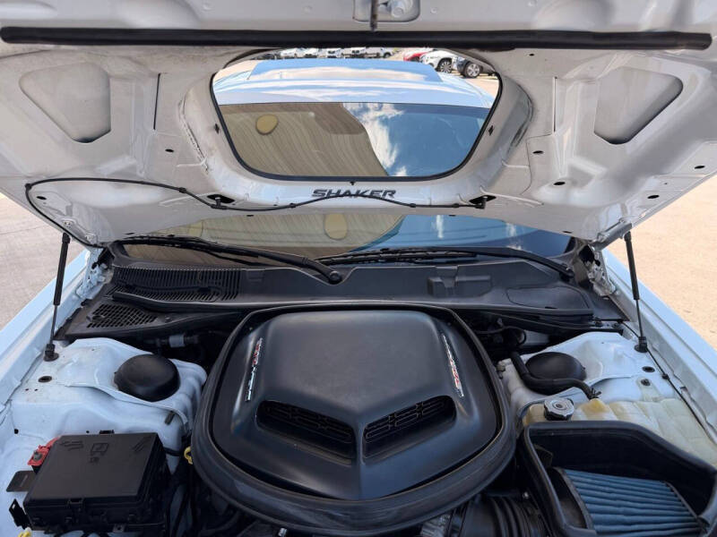 2016 Dodge Challenger 392 HEMI Scat Pack Shaker