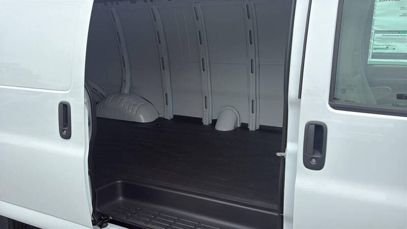 2026 GMC Savana 2500