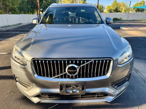 2020 Volvo XC90 T6 Momentum 6-Passenger