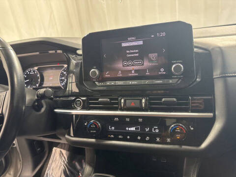 2022 Nissan Pathfinder SV