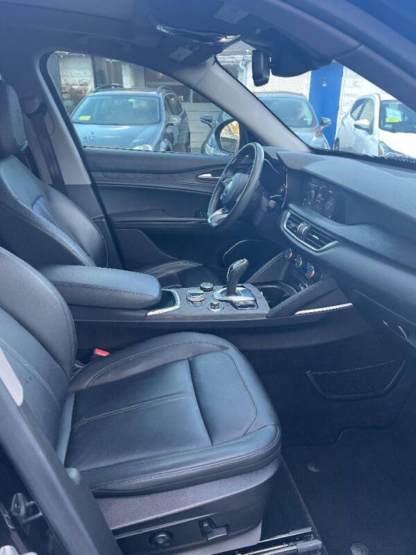 2020 Alfa Romeo Stelvio Sport