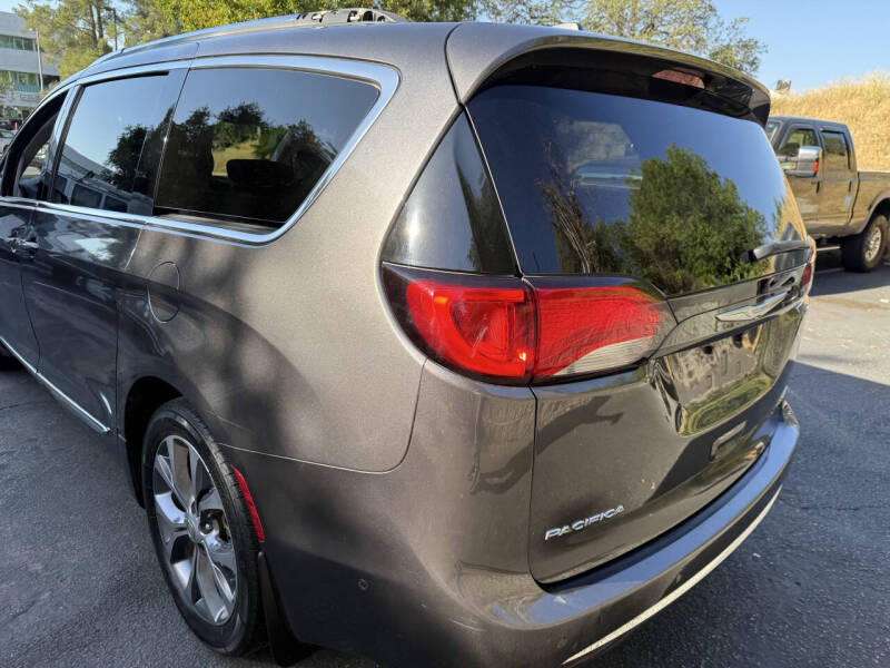 2017 Chrysler Pacifica Limited