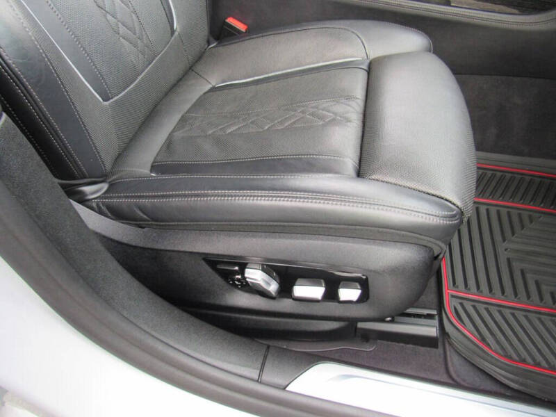 2019 BMW 7 Series 740i