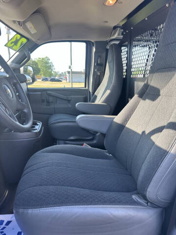 2023 Chevrolet Express 2500
