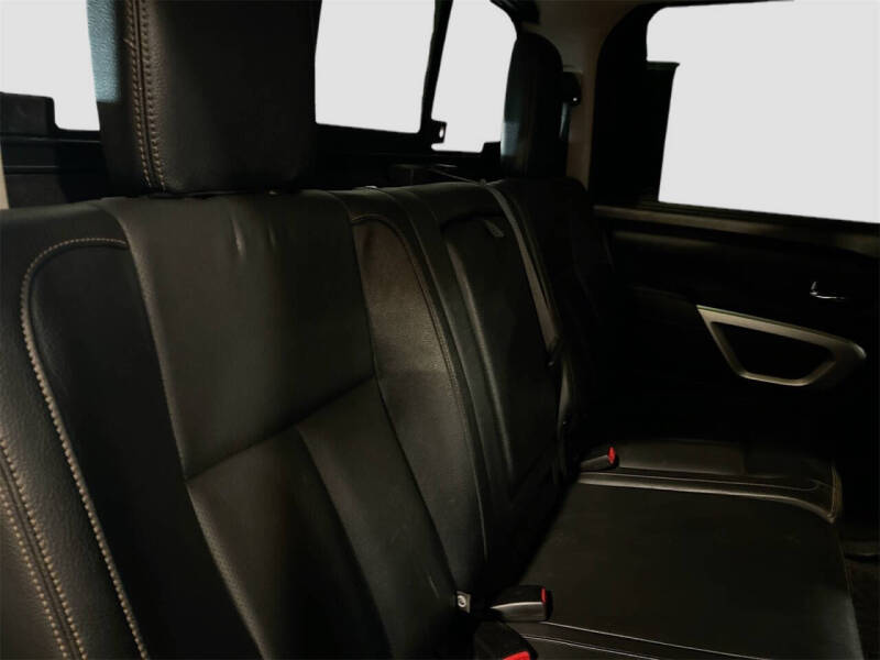 2017 Nissan Titan SL