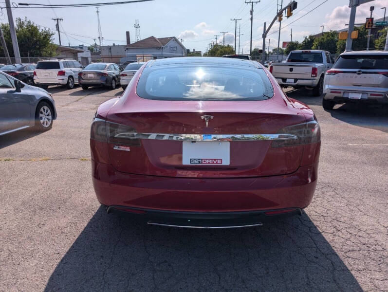 2013 Tesla Model S Performance