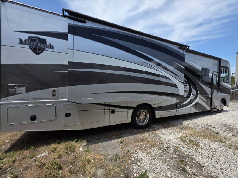 2017 NeXus RV MAYBACH