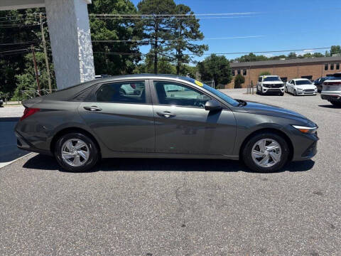2024 Hyundai Elantra SE