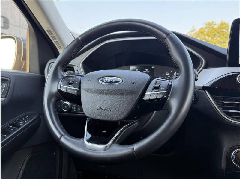 2022 Ford Escape SEL