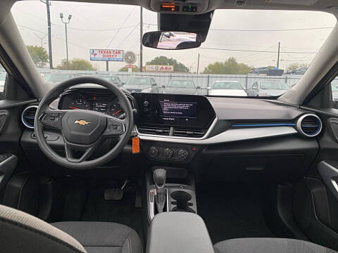 2025 Chevrolet Trax LS