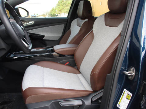 2023 Volkswagen ID.4 Pro