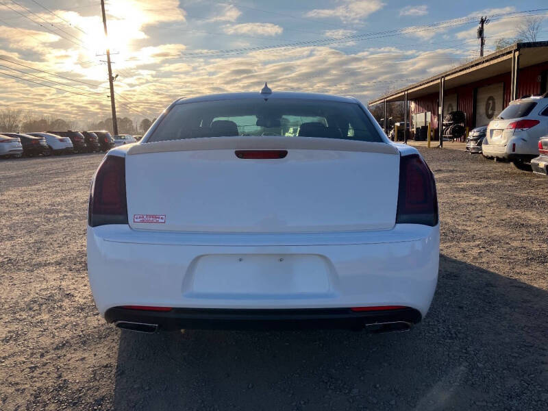 2019 Chrysler 300 Touring