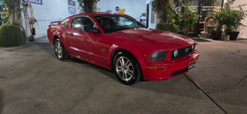 2005 Ford Mustang GT Deluxe