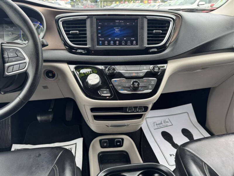 2021 Chrysler Voyager LXi