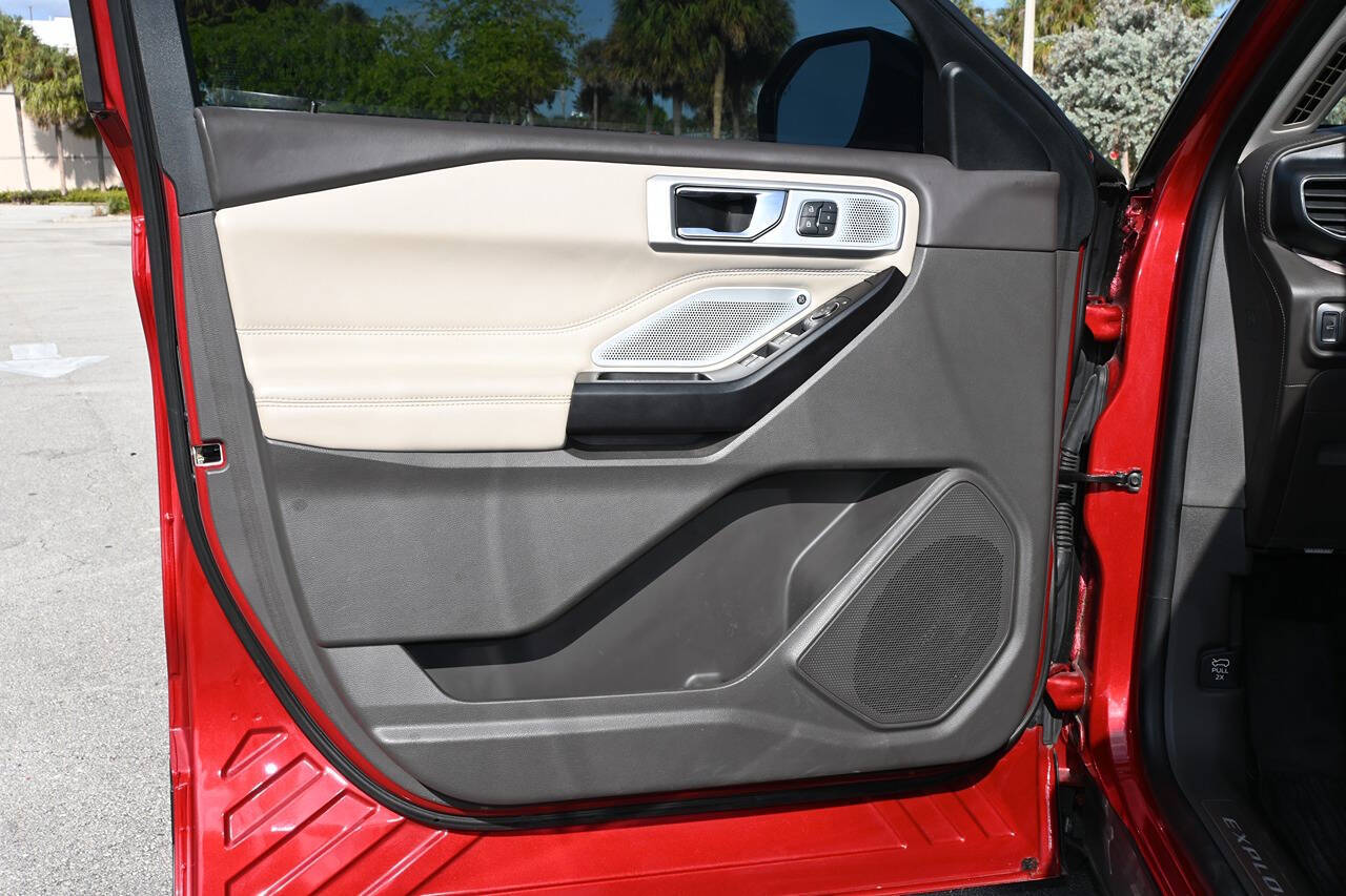 2020 Ford Explorer 19