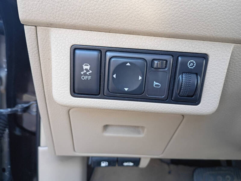 2011 Nissan Versa 1.8 SL