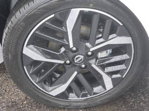 2025 Nissan Versa SR