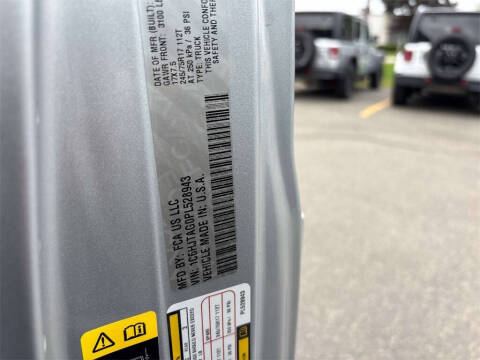 2023 Jeep Gladiator Sport