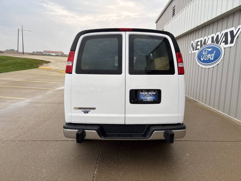 2021 Chevrolet Express 2500