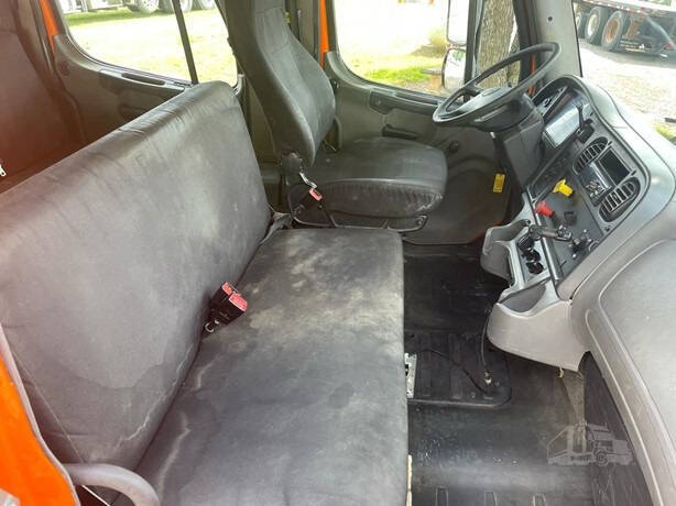 2018 Freightliner Business class M2