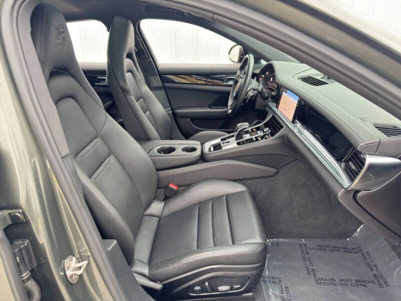 2022 Porsche Panamera