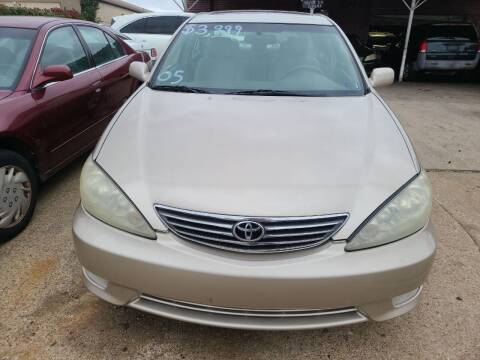 2005 Toyota Camry for sale at UGWONALI MOTORS in Dallas TX