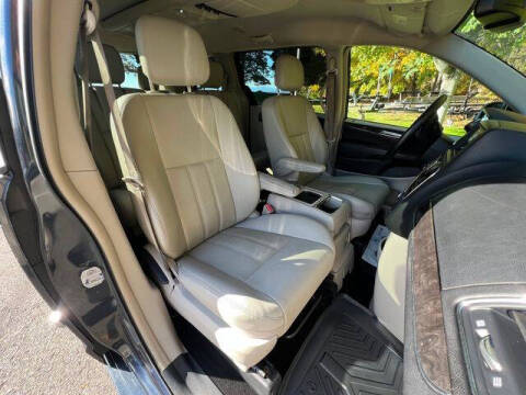 2013 Chrysler Town and Country Touring