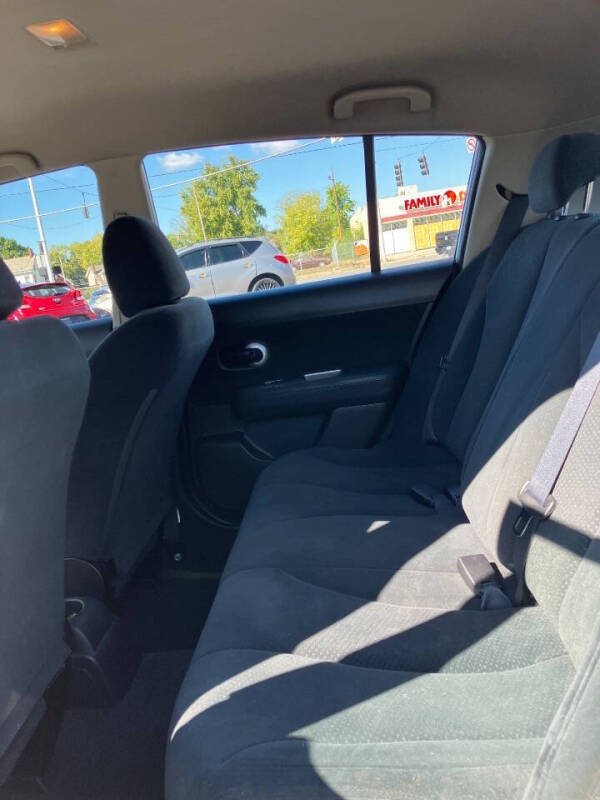 2010 Nissan Versa 1.8 S