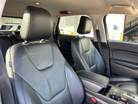 2020 Ford Edge Titanium