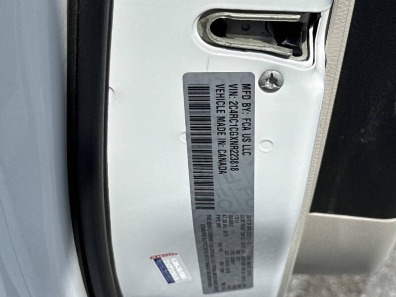 2022 Chrysler Voyager LX