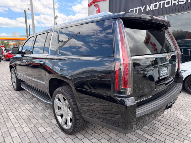 2018 Cadillac Escalade ESV Luxury