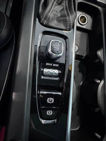 2019 Volvo XC60 T5 R-Design