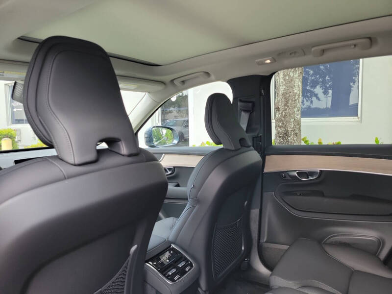 2026 Volvo XC90 B5 Core