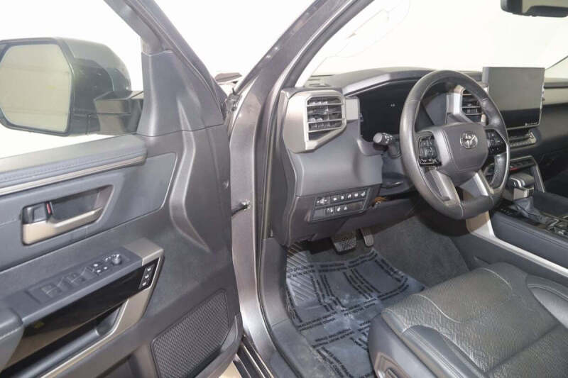 2023 Toyota Tundra Limited HV