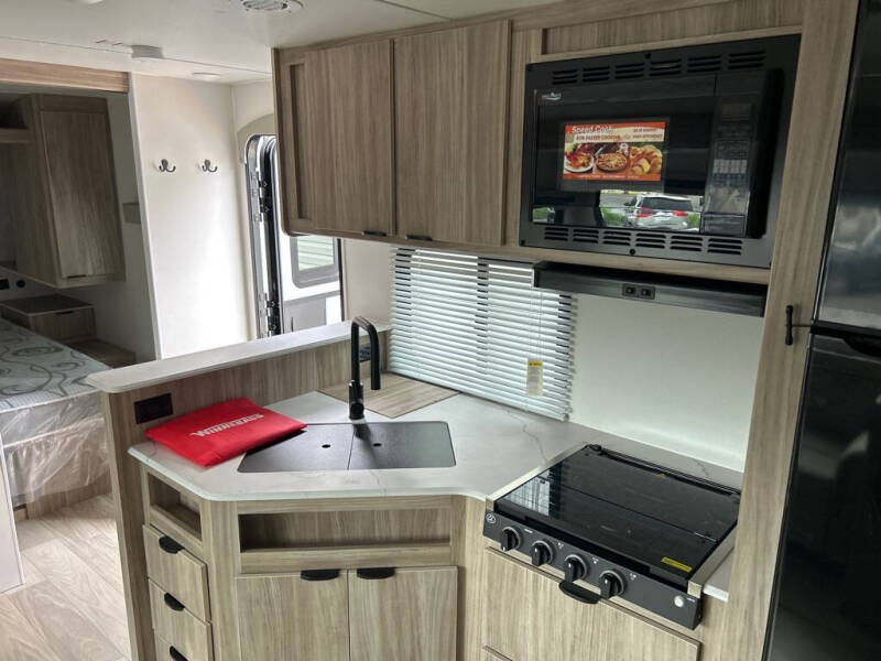 2024 Winnebago 30 BH ACCESS