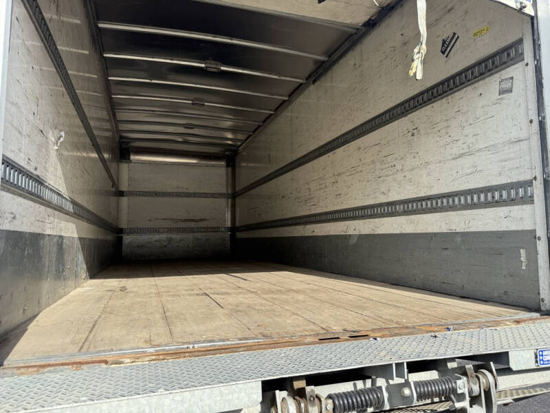 2017 Freightliner M2 106