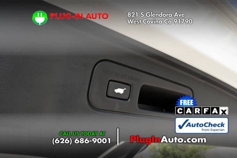 2023 Honda Pilot EX-L w/Rear Captain's Chairs