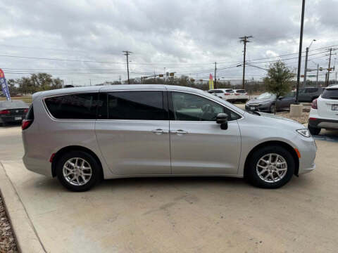 2024 Chrysler Pacifica Touring L